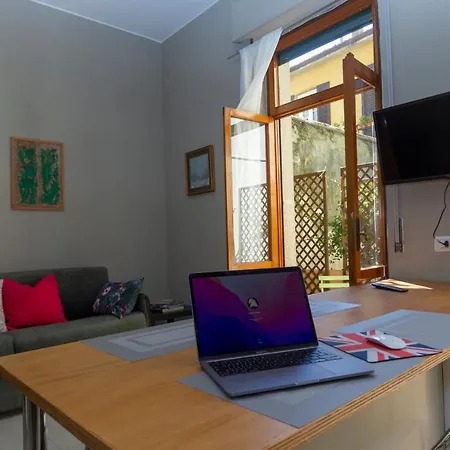 Апартаменты Chambers Short - Via Gezio Calini - 2 Studio Flats Брешия