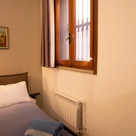 Chambers Short - Via Gezio Calini - 2 Studio Flats Апартаменты
