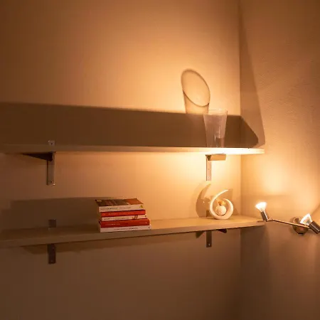 Chambers Short - Via Gezio Calini - 2 Studio Flats Апартаменты *