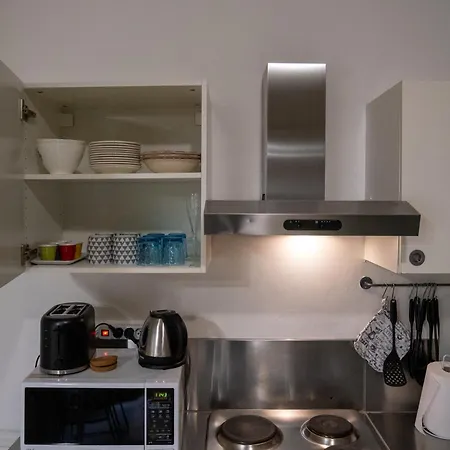 Chambers Short - Via Gezio Calini - 2 Studio Flats Апартаменты *