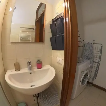 Chambers Short - Via Gezio Calini - 2 Studio Flats Апартаменты Брешия